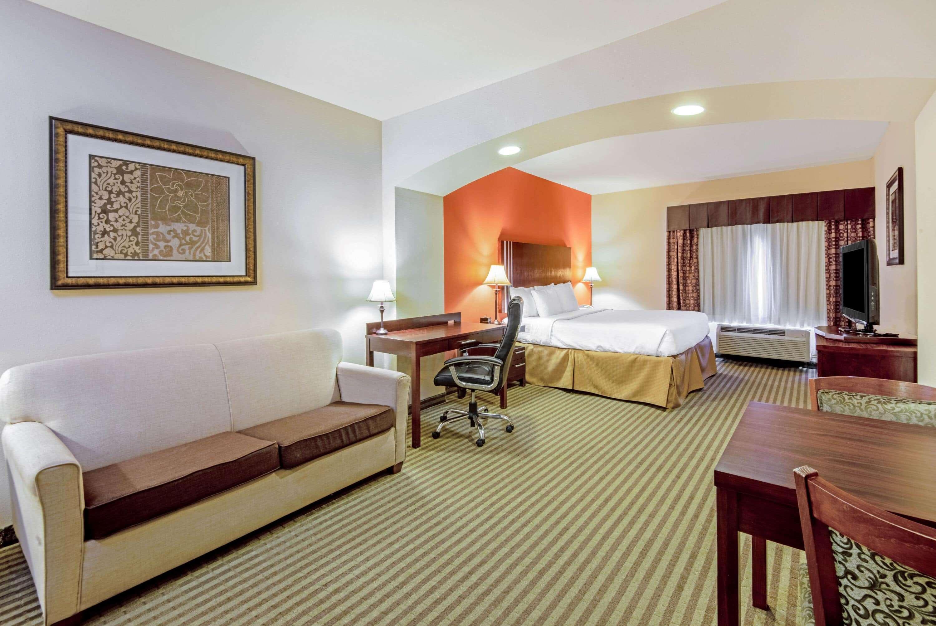 La Quinta By Wyndham Woodward Hotel Exterior photo