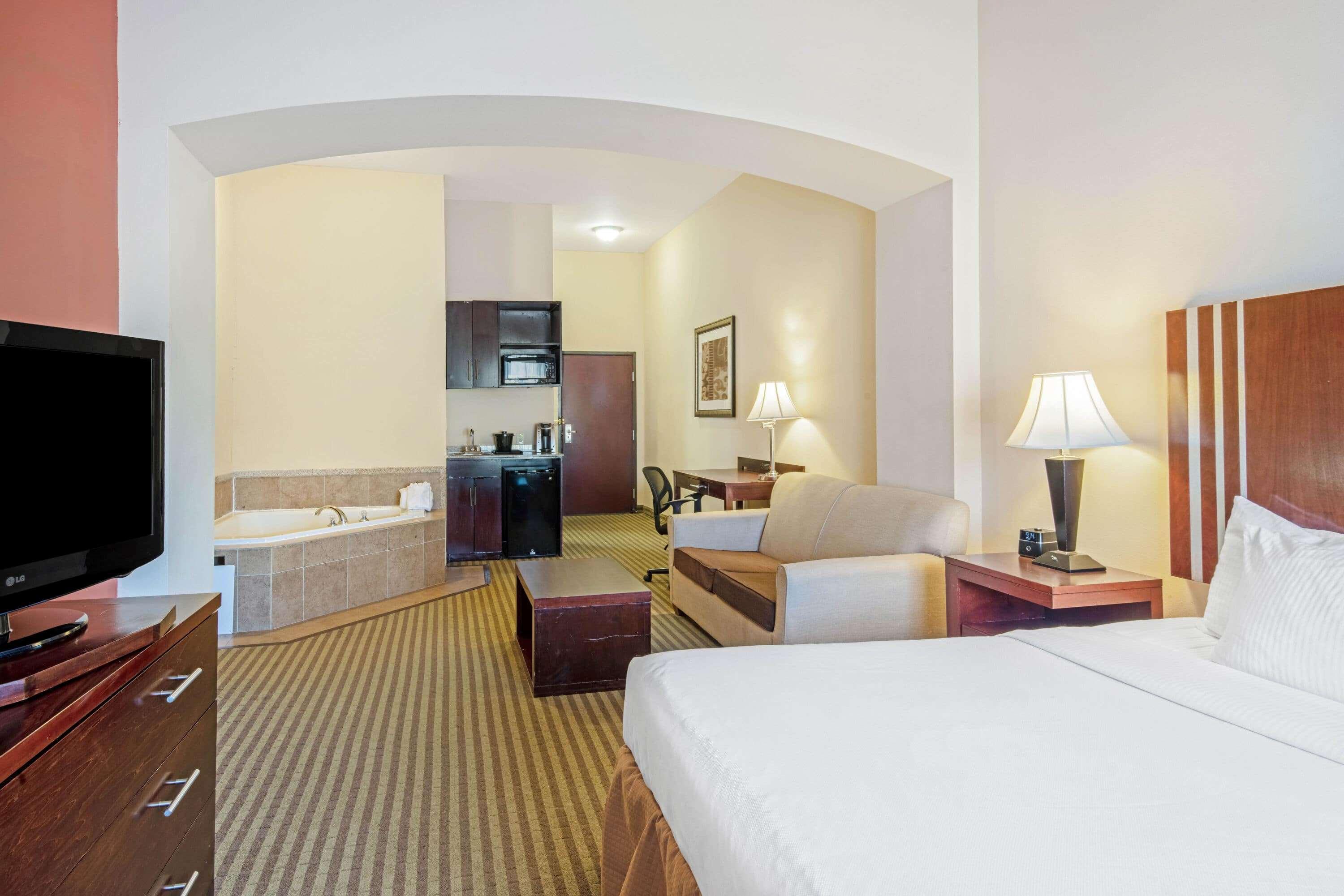 La Quinta By Wyndham Woodward Hotel Exterior photo