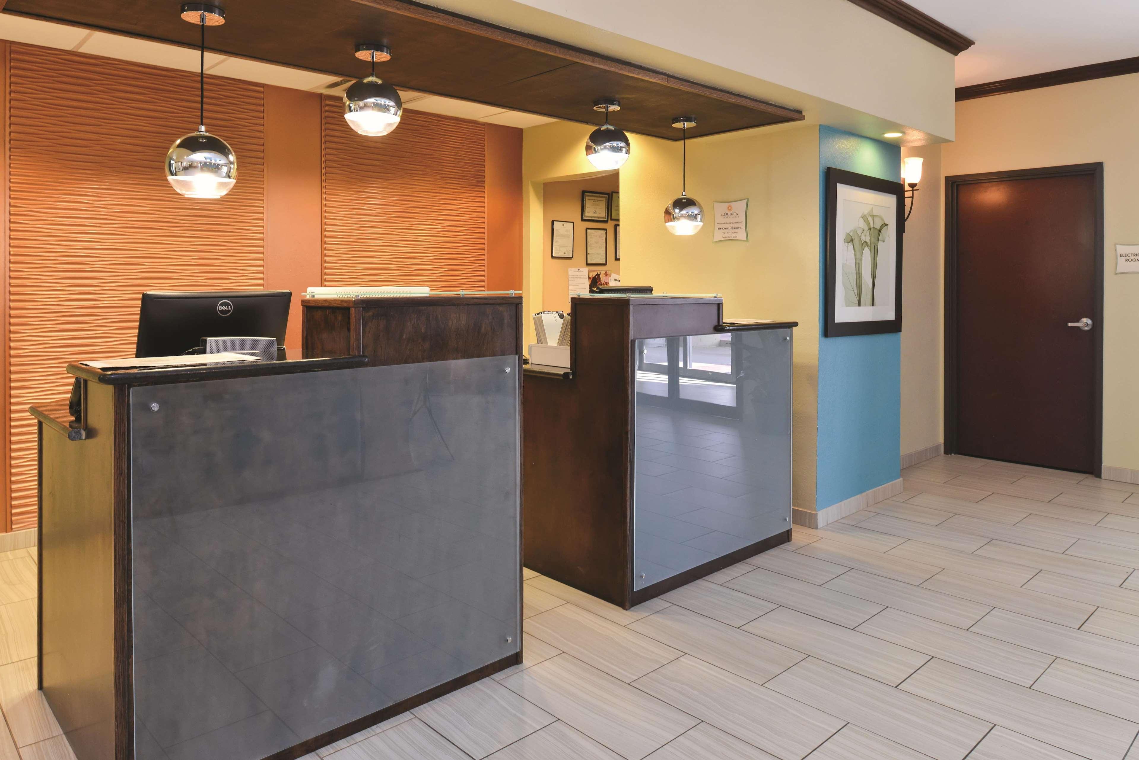 La Quinta By Wyndham Woodward Hotel Exterior photo